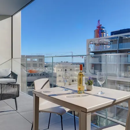 Mercury-tower With Pool *