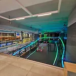 Mercury-tower With Pool