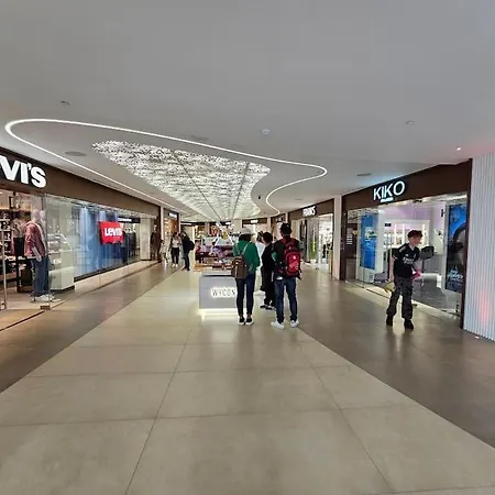 Mercury-tower With Pool Διαμέρισμα