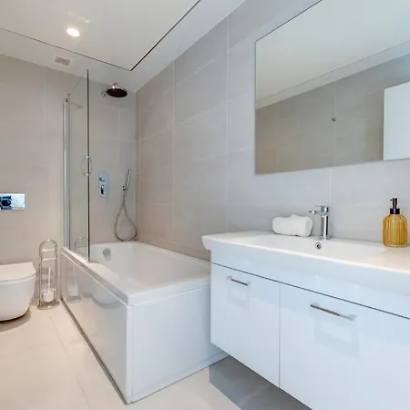 Mercury-tower Modern Daire Saint Julian's