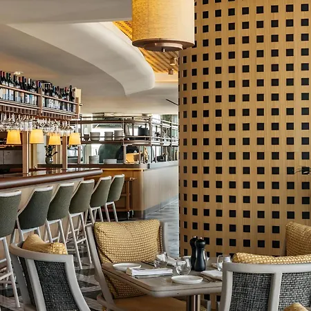 Mercury-tower With Pool