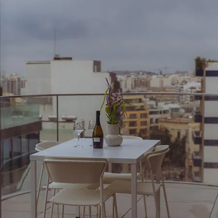 Mercury-tower With Pool *