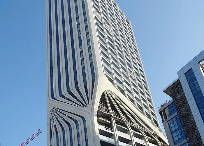 Mercury-tower With Pool Apartamento