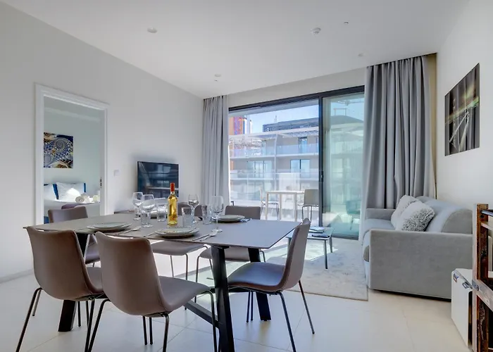 Mercury-tower With Pool