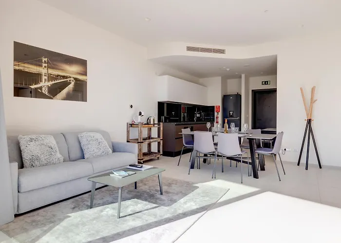 Apartamento Mercury-tower With Pool