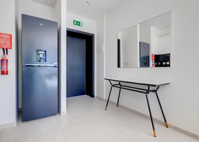 Mercury-tower With Pool