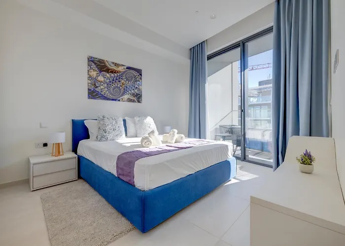 Mercury-tower With Pool Apartamento