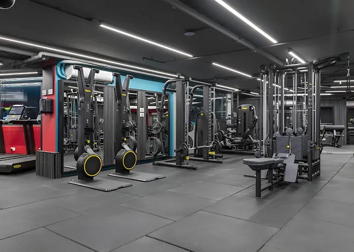 Mercury-tower With Pool *