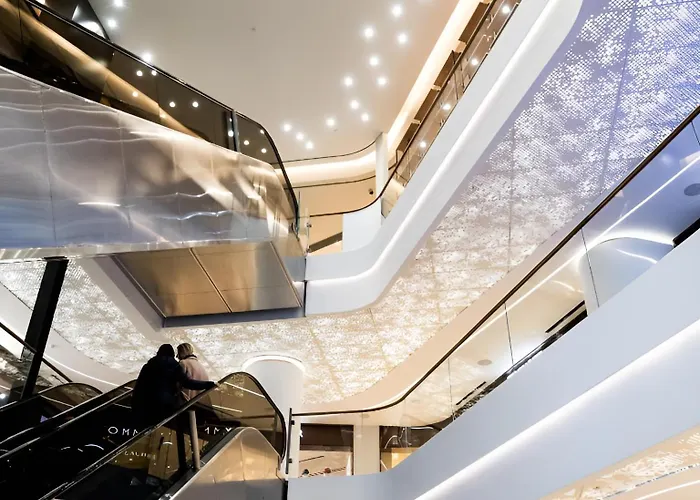 Mercury-tower With Pool