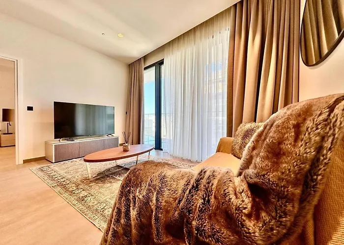 アパート Mercury-tower With Pool