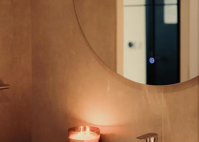 Mercury-tower With Pool